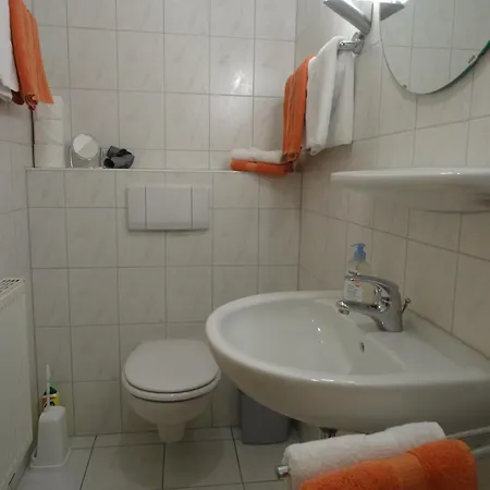 Clemens 4 דירה וגנרוגה